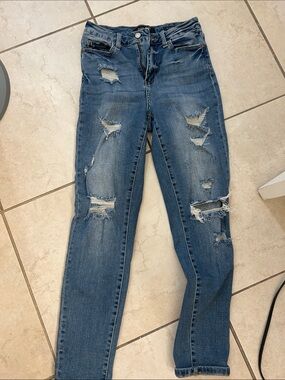 Judy Blue Distressed Boyfriend Jeans in Medium Blue Wash